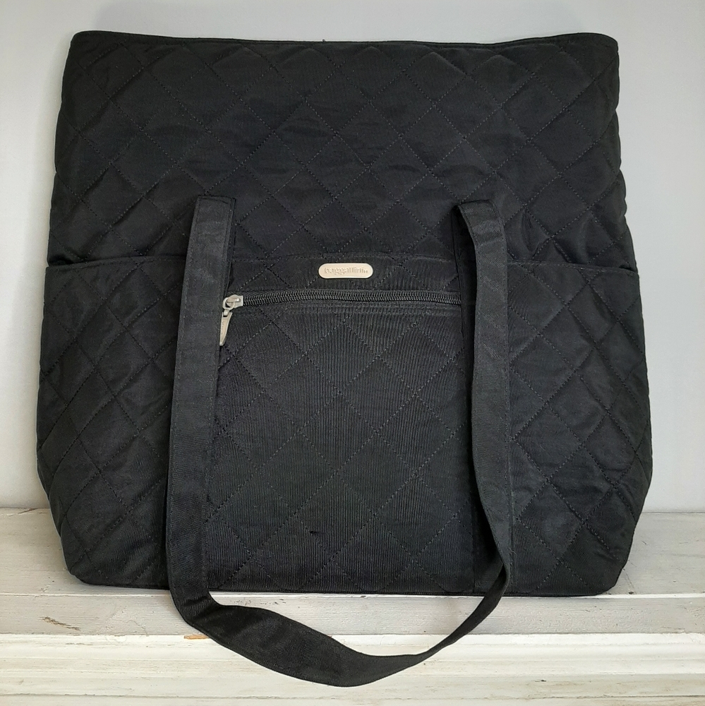 BAGGALINI Black Nylon Quilted Large Zippered Travel Tote with pockets 18x17x6"